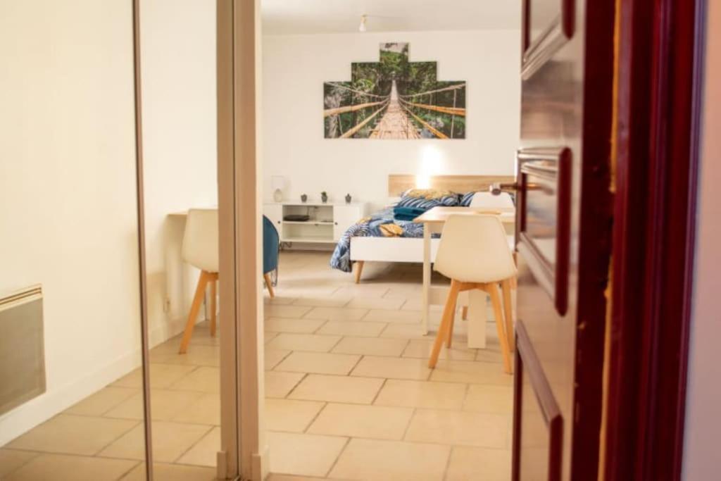Studio Cosy Tv Wifi Confortable Et Chaleureux Gaillon Exteriör bild